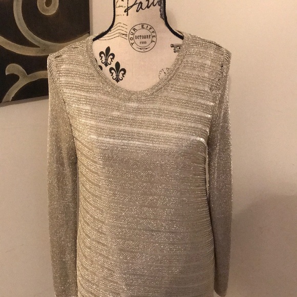 Pull over sweater in gold - Picture 3 of 6